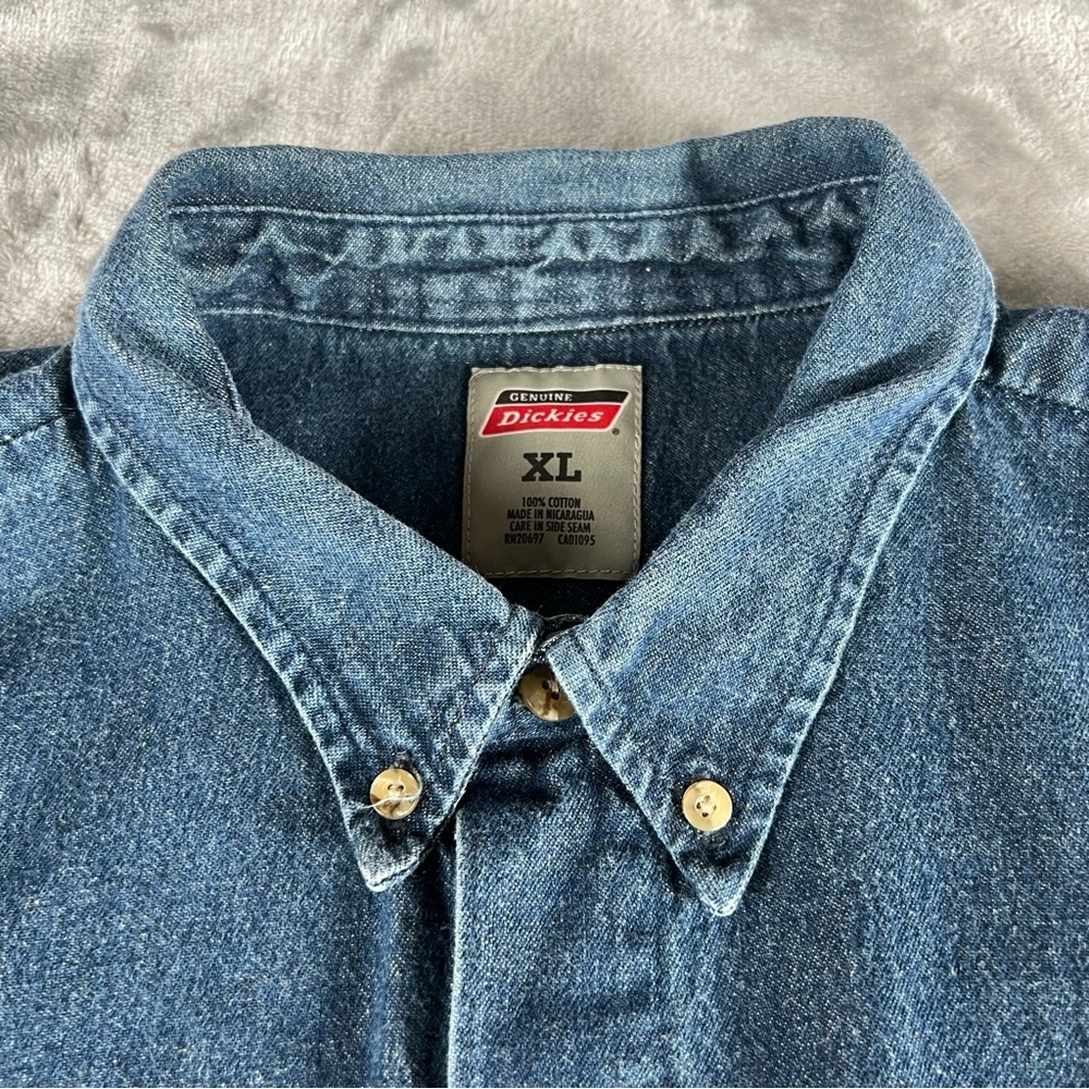 Dickies Men's Sz XL Long Sleeve Denim Shirt Button Down Front Pocket Durable - Picture 2 of 12